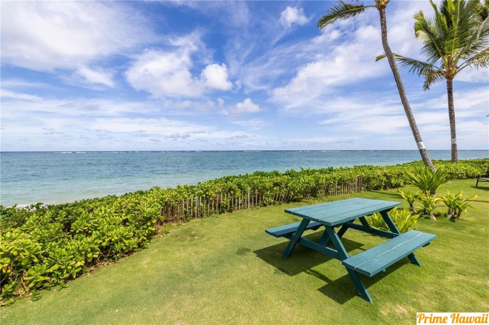 Beachfront Condo With Amazing Views Hau'ula Exterior photo